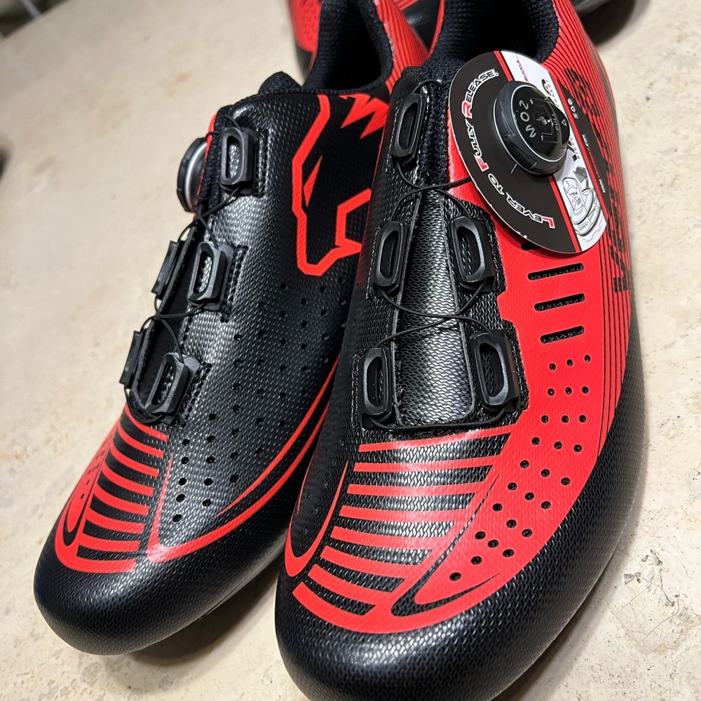 New Women’s cycling or spinning shoes 🚵‍♀️
